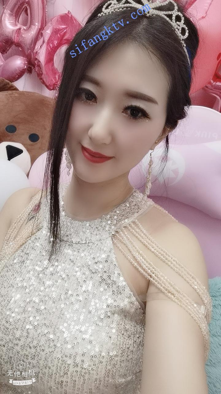 精品推荐 花椒女神 念念宝贝 超大尺度定制露脸露穴 图 01