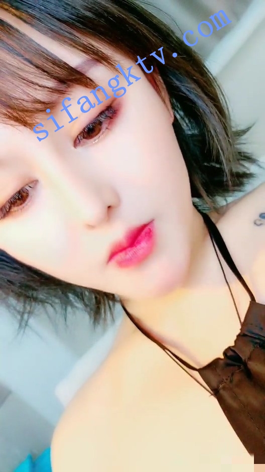 新人推荐 超美新晋女神 元气少女林希 首开收费大秀 图 03