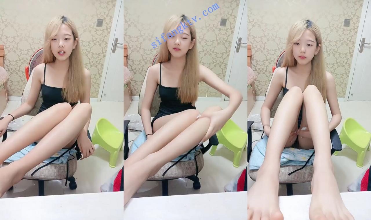 ₩ 跑车可+ 02年超清纯嫩妹全裸自慰呻吟娇喘酥麻 图 03