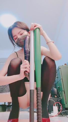 小丫狸美腿女神 骚女三根假屌齐插穴小逼被撑爆连体… 图 06