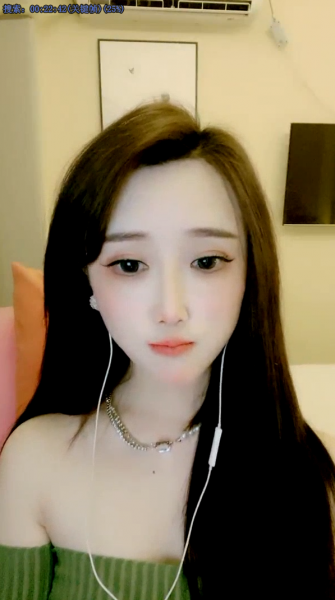 呆鹅 极致粉嫩一线天美鲍特写自慰合集 图 02