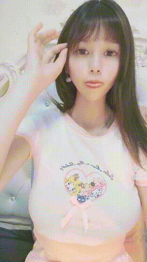 撸管推荐!女神美爆了~ 桃奶 罕见露脸狂插喷水!一直喷~ 图 01
