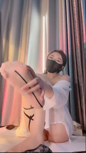 ❤️裸舞女神! 林夕 吊带肉丝性感裸舞道具自慰足交7-14 图 06