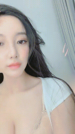 顶级绿播下海!美到爆炸~ 纯小白白白 揉穴自慰~绝对秒射 图 01