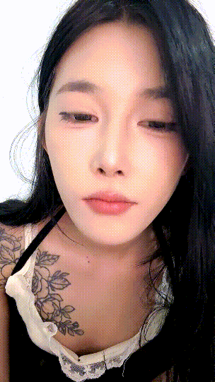 ⚜️新人~顶级高端女神下海 爱捣管子 自慰扣穴~真的迷人 图 01
