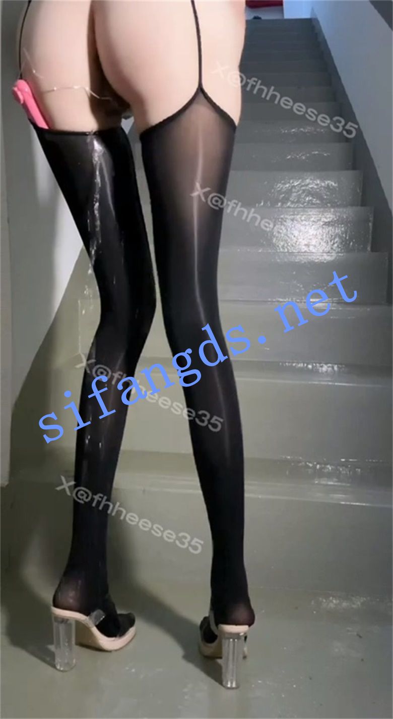 ★推特极品喷水福利姬 小美miyoki fhheese35 福利合集 图 09