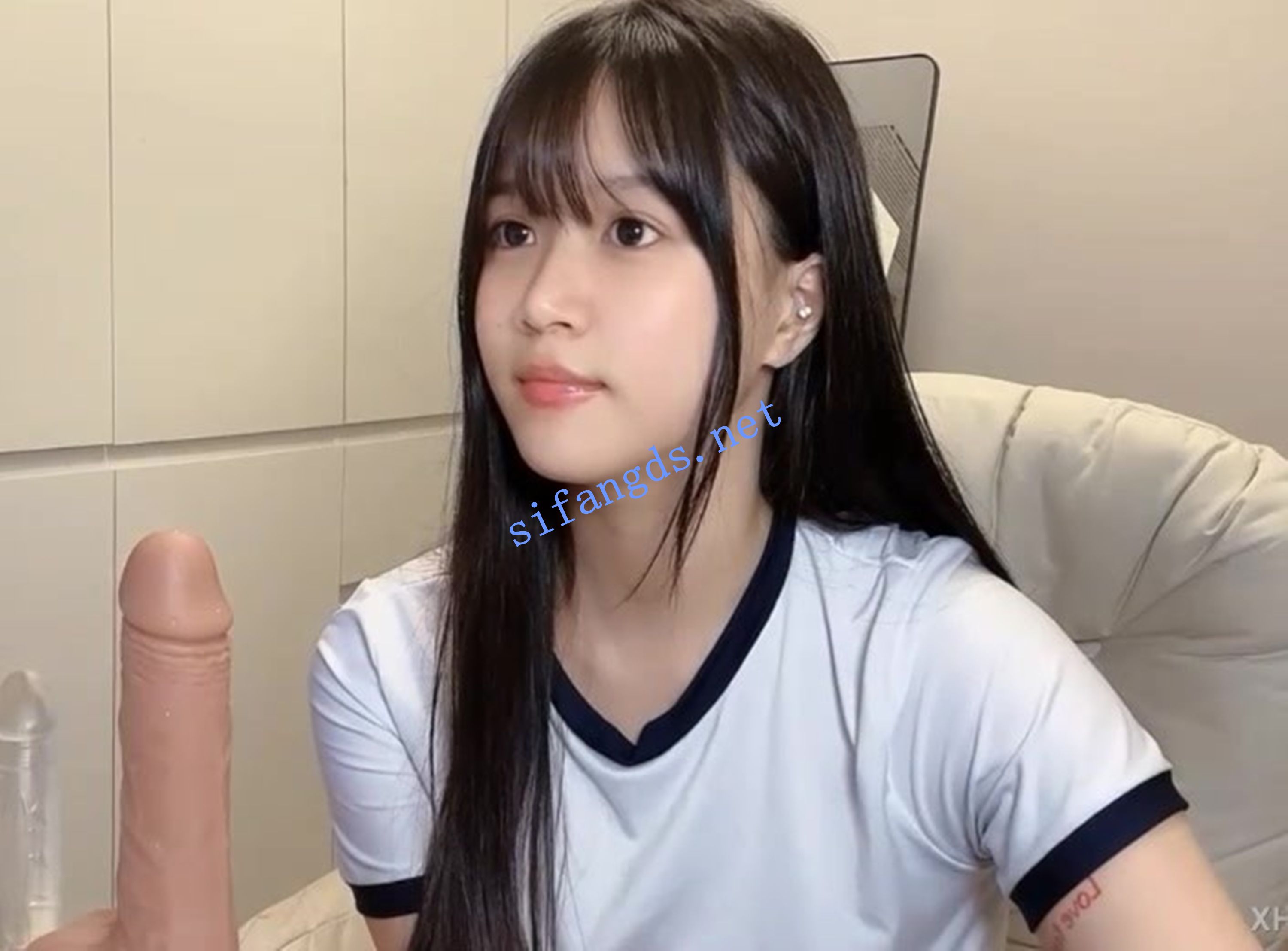 灬新人~超级美丽! baxi 巨乳学妹下海~跳蛋自慰~道具肛塞~ 图 01