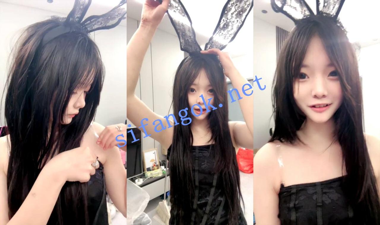 ⚡ 核弹! 倩倩 班花美少女脱衣舞尽情摇摆勾引!~ 图 01