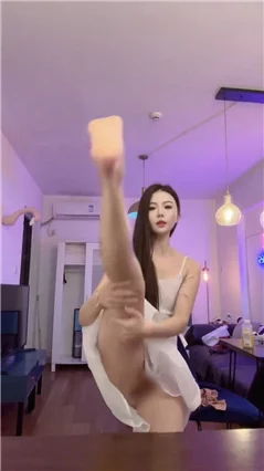 推特极品模特 Lucky girs 抖音风裸舞 自慰啪啪 超美秀翻了 图 55