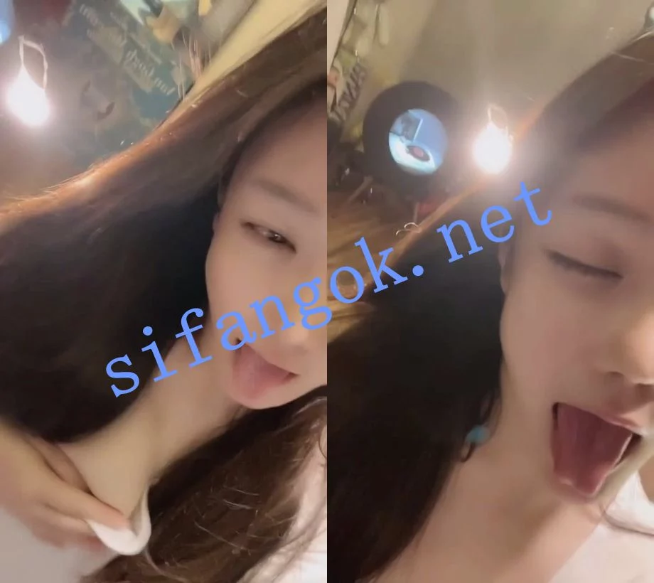 多彩彩播-婕妤(一只囚)私下1V1脱衣舞扒穴自慰及直播走光