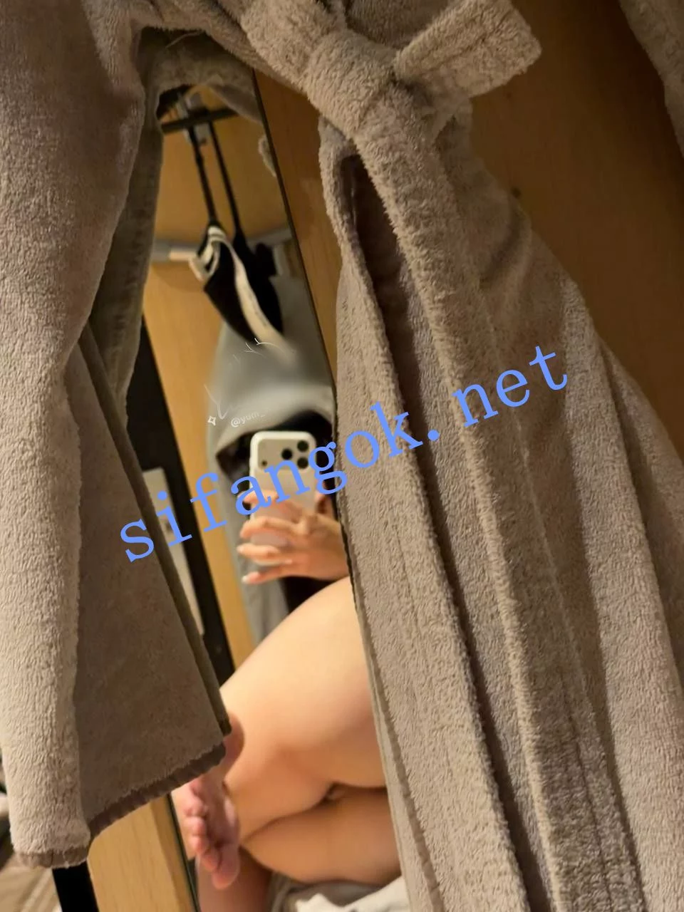 推特裸舞小美女 yum707玉米 5月VIP裸舞福利二 床上等你Bong! 图 08