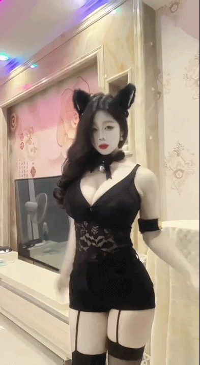 抖音福利 巨乳大奶御姐 霉烦恼 抖巨奶骚舞诱惑 图 04